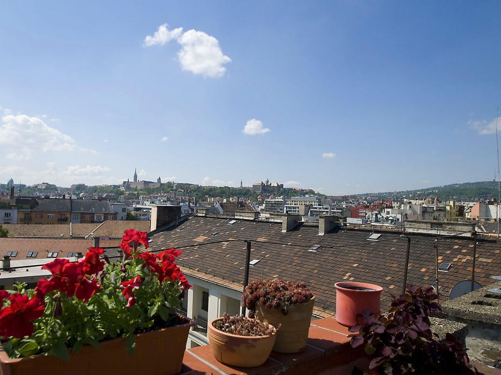 Margaret Apartment For 5 People With Panorama Terrace Budapest Room photo